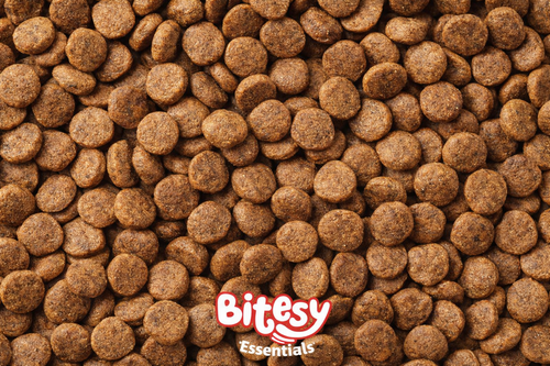 Гранули за кучета с говеждо, пиле и пуйка Bitesy Essentials Adult 0.5 кг