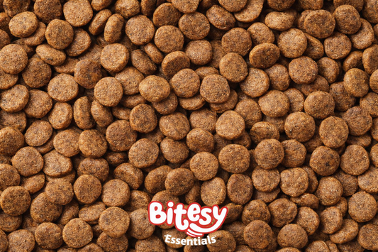 Гранули за кучета с говеждо, пиле и пуйка Bitesy Essentials Adult 0.5 кг
