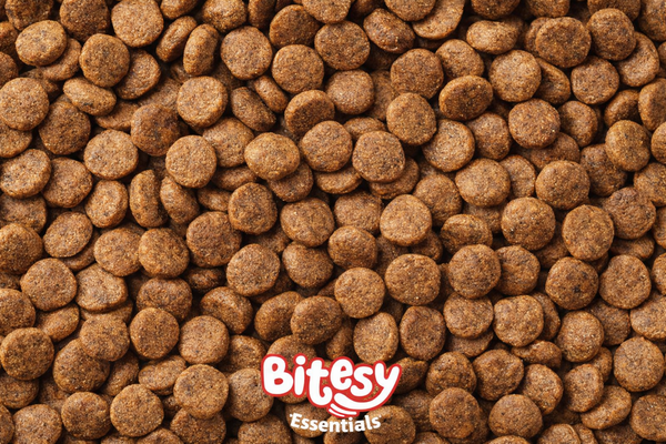 Гранули за кучета с говеждо, пиле и пуйка Bitesy Essentials Adult 0.5 кг